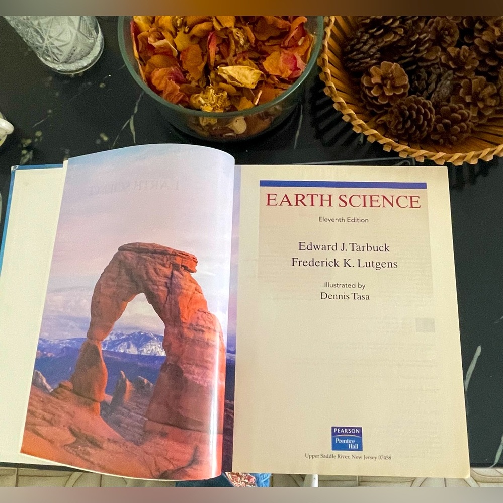 Pearson Education, Inc. Earth Science:Eleventh Edition Book 726pgs.Homeschooling - Picture 2 of 16